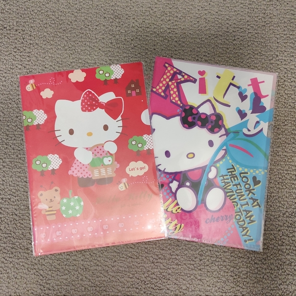 Hello Kitty Folders - Picture 2 of 3